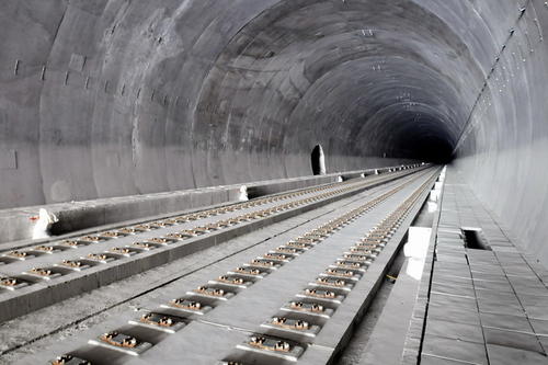 ���F����